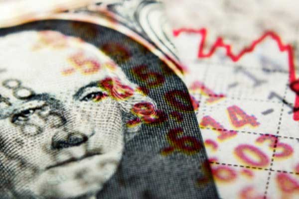 尾盘：美股三大股指悉数走低