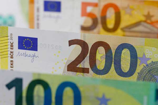 特朗普称美国不派员出席南非G-20峰会 万斯据悉取消行程