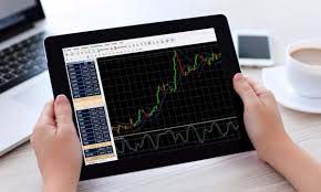 尾盘：美股三大股指悉数走低